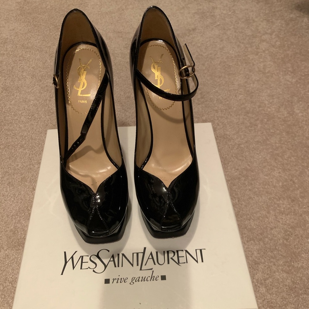 YSL Tribute 105 pump